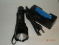  Torcia militare TrustFire C8 xml t6 flashlight 1300 Lum+batteria +caricabatterie Spedizione gratuita	